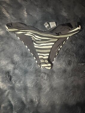 Beach Bunny Bottom